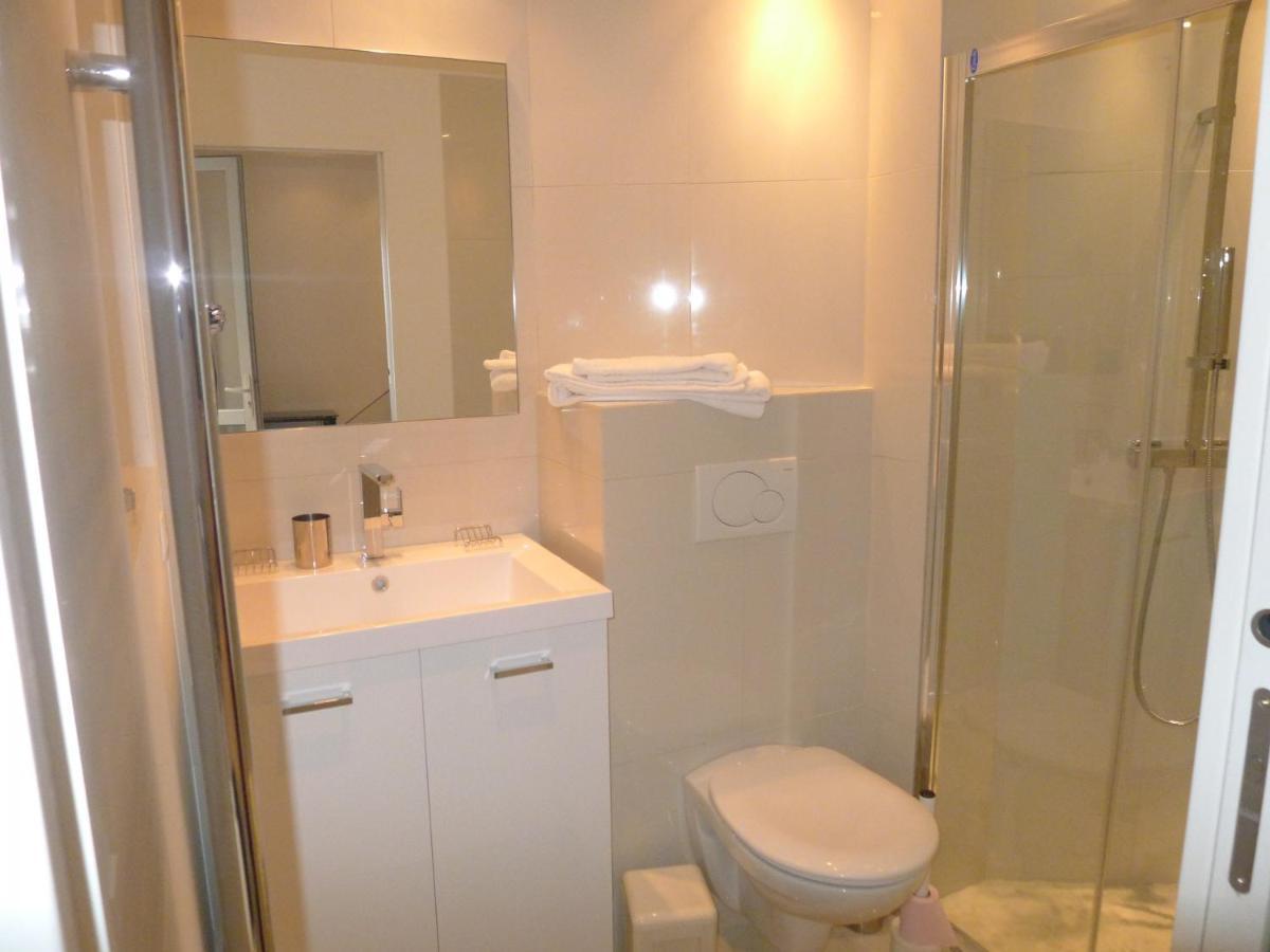 Village1 Ap2087 By Riviera Homes *